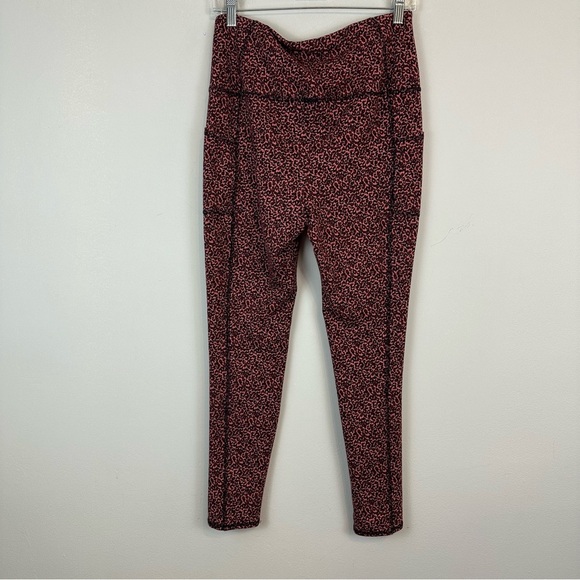 Chico's | Zenergy So Slimming Pocket Leggings Pink Animal Print Size 8 - Picture 5 of 6